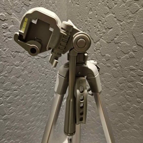 Targus TGT-58TR Digital Camera Tripod Lightweight Aluminium - Picture 2 of 3